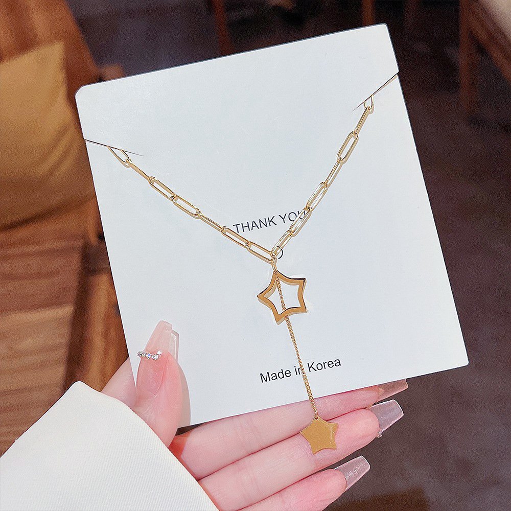 Commuting five-pointed star titanium steel non-fading necklace, 18K gold design, tassel collarbone chain, a versatile hair accessory full figure