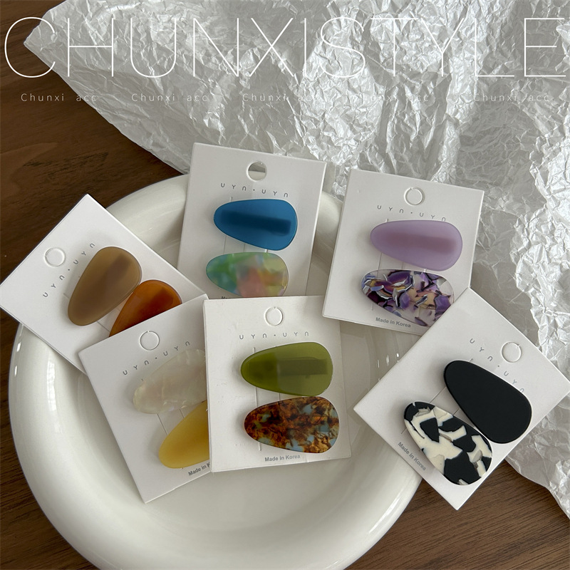 The new stylish and cute chubby water drop side hair clips are made of acetic acid with a contrasting color Specification drawing