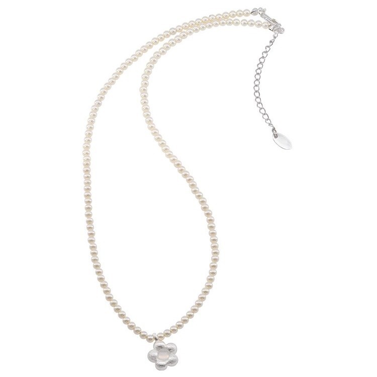 French camellia pearl necklace for women, with a light luxury and niche design sense, elegant and versatile collarbone chain, gentle neck chain Item Picture