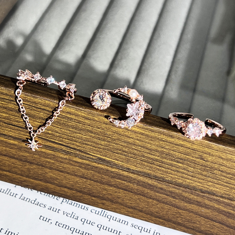 Cross-border best-selling rose gold fringed diamond star and moon ring for women, simple, fashionable and individual European and American style ring details Picture