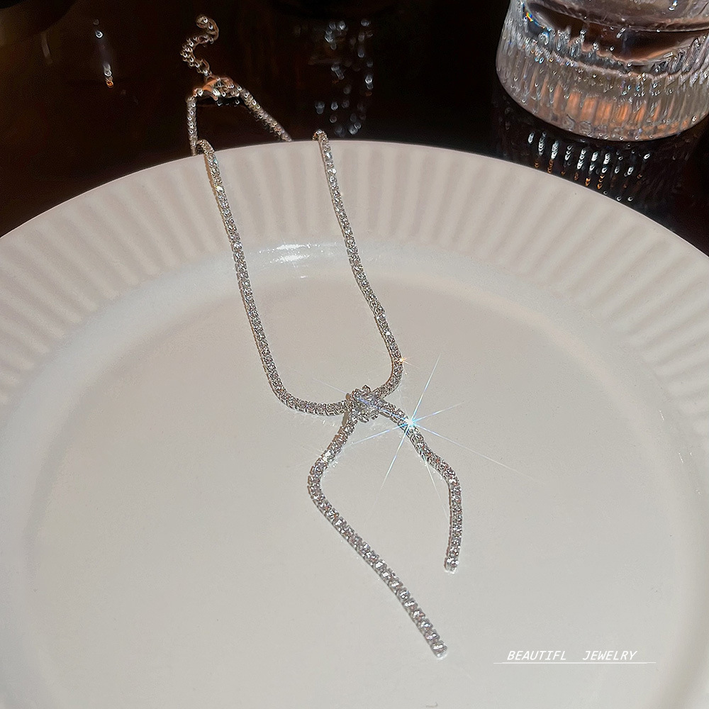 European and American fashion diamond-encrusted bow necklace for women, exaggerated and individualistic neckchain, elegant and light luxury, full diamonds, super dazzling, internet-famous necklace details Picture