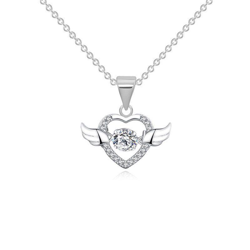 A light luxury titanium steel necklace from Japan and South Korea, a fresh and simple heart-shaped neckchain pendant, a trendy collarbone chain with a simple and elegant style Item Picture