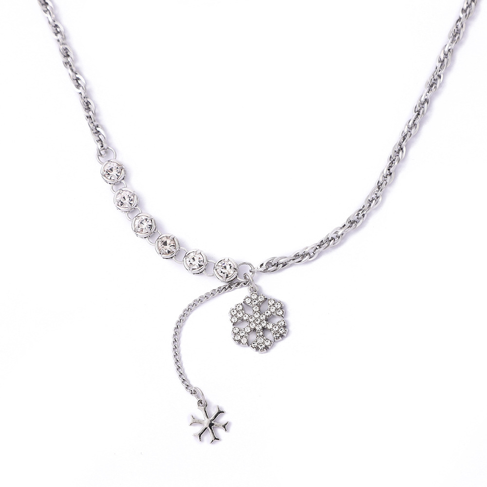 Dark-themed titanium steel non-fading necklace for women, hip-hop chain necklace with a unique design sense, collarbone chain accessory Item Picture