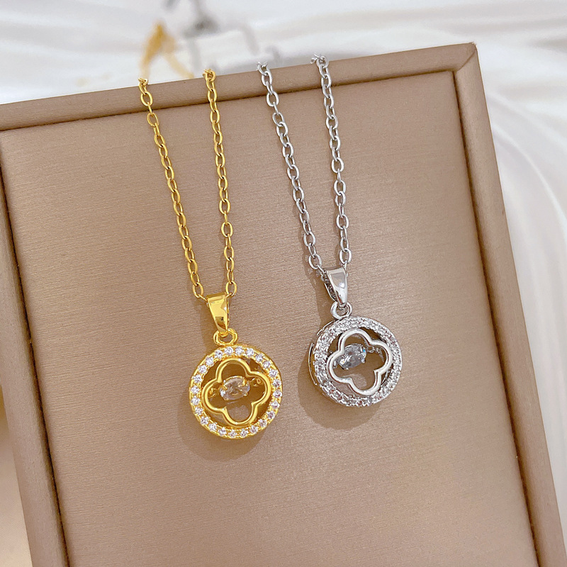 【 Titanium Steel 】 Dynamic clover, light luxury, luxurious, full diamond necklace, versatile for women, collarbone chain, titanium steel chain full figure