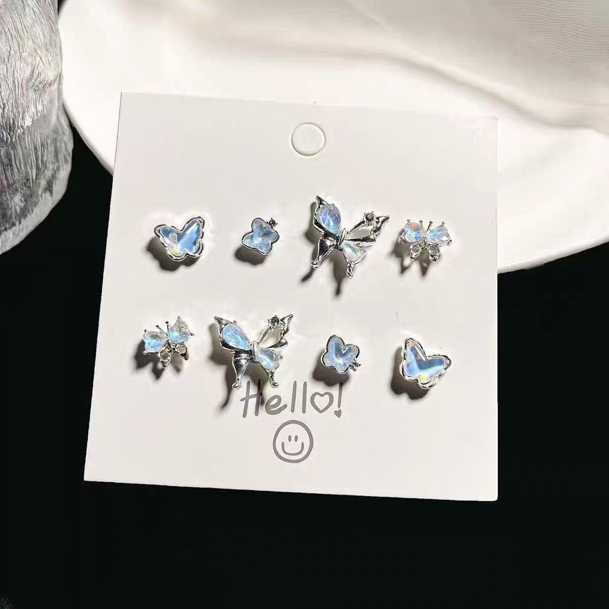 4 pairs of small and exquisite earrings, sweet, niche and simple new stud designs, elegant and versatile butterfly earrings Application Scenario