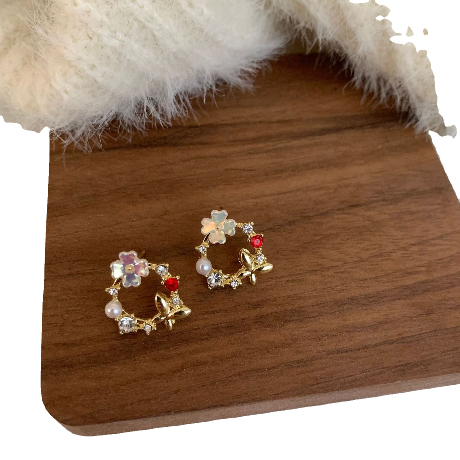 S925 Silver Needle light Luxury, fresh and delicate flower ear studs, a niche female with an ethereal charm, the same style of earrings and earrings as Internet celebrities Item Picture