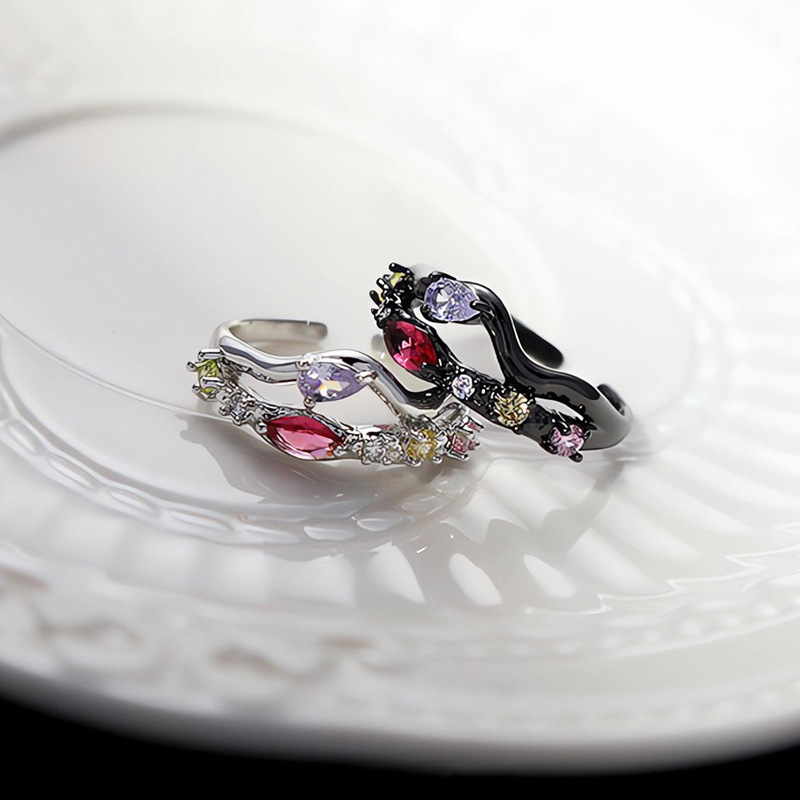 Cold and cool style, niche design, light luxury and high-end feel, colorful zircon open ring, sweet and cool style, adjustable ring Application Scenario