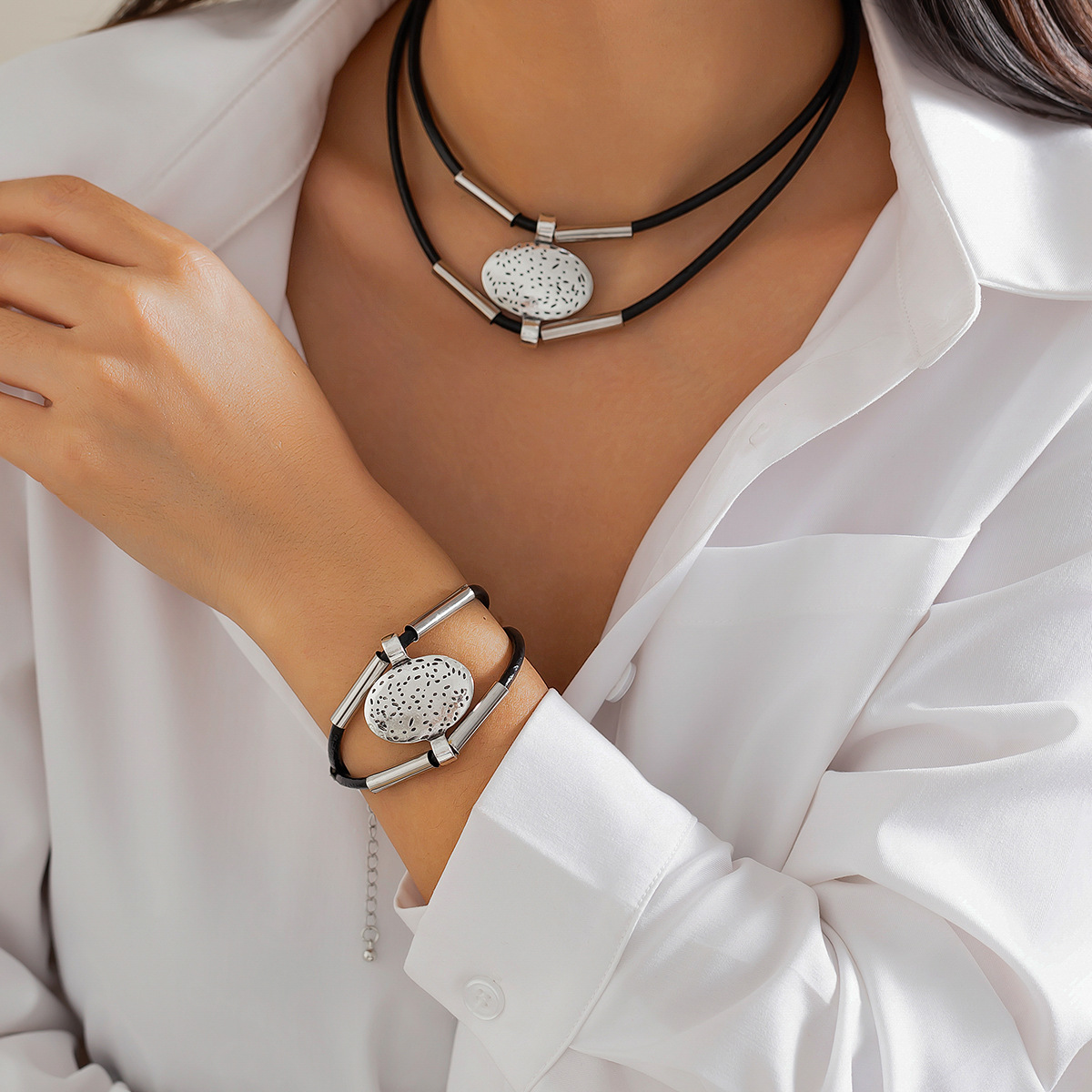European and American cross-border jewelry ins cylindrical leather wax thread necklace set, hip-hop alloy multi-layer collarbone chain bestseller details Picture