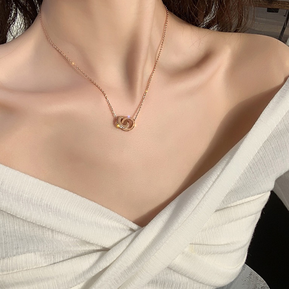 This light luxury and niche design necklace does not fade. It features a Korean-style creative double-ring collarbone chain with a fashionable and ladylike style Specification drawing