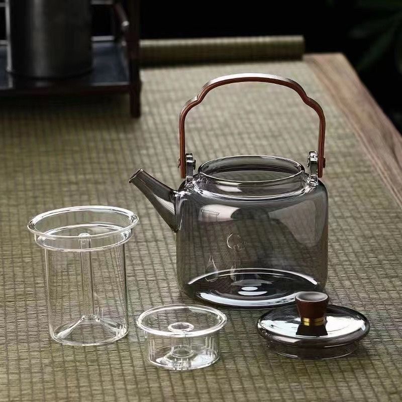 High borosilicate glass teapot, walnut wood, smoky grey handle teapot, double-pot teapot for brewing tea around the stove Application Scenario