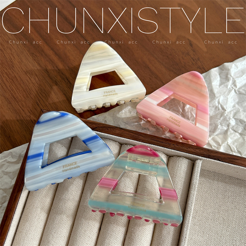 Ice cream striped acetate triangular gripper, niche design shark clip, back head plate hair clip, semi-tied hair claw hair accessory details Picture