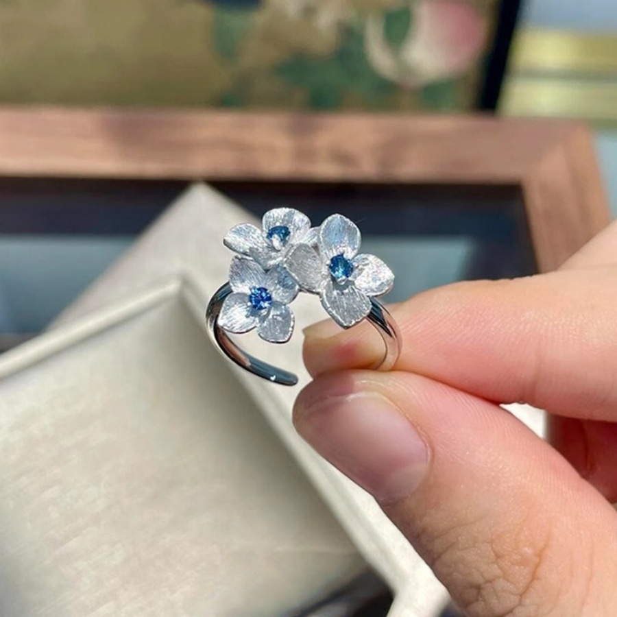 Brushed blue zircon hydrangea ring, a niche design for women, a high-end index finger ring, a new light luxury Chinese-style ring Specification drawing
