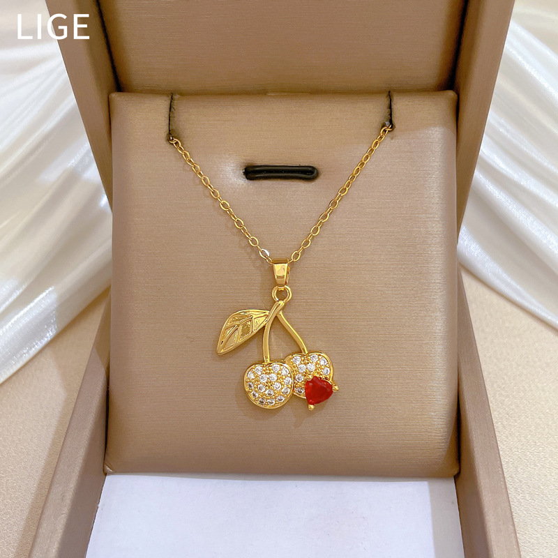 【 Titanium Steel 】 Red cherry diamond, light luxury and elegant, full diamond necklace, versatile for women, collarbone chain, titanium steel chain full figure