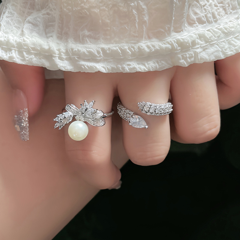 A light luxury full-diamond bow and pearl inlaid open-top ring for women on Instagram, with a cold style, a unique and high-end sweet and cool vibe details Picture