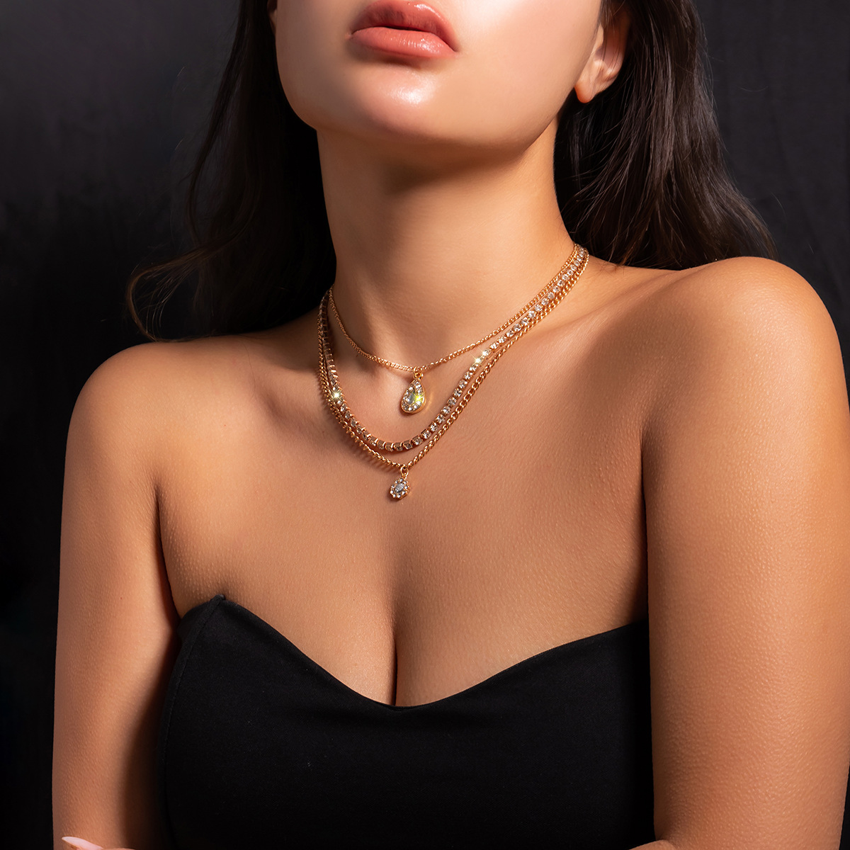 European and American cross-border jewelry, simple design sense, plain chain snake bone chain necklace, fashionable small, multi-layer water diamond necklace details Picture