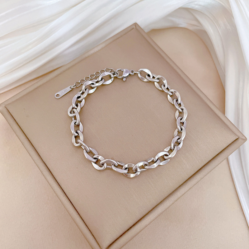 【 All-titanium Steel 】 Hip-hop style chain Dongdaemun Personalized bracelet, retro birthday gift for female Internet celebrity and best friend Specification drawing