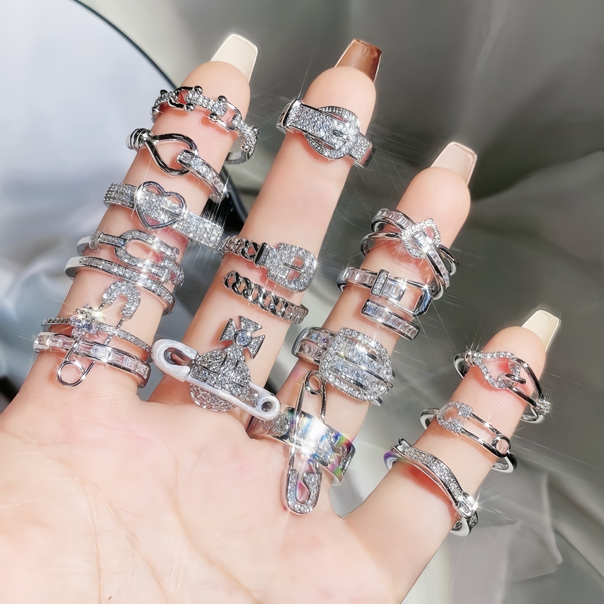Light luxury and high-end, full diamond belt buckle open ring, women's paper clip, elegant and fashionable, ins cold style index finger ring full figure