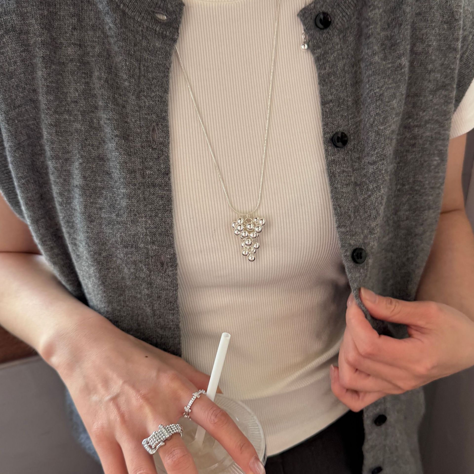 Ins-style simple necklace, heart-shaped texture, extra-long grape pull-out new sweater chain, layered neck chain, collarbone chain Specification drawing