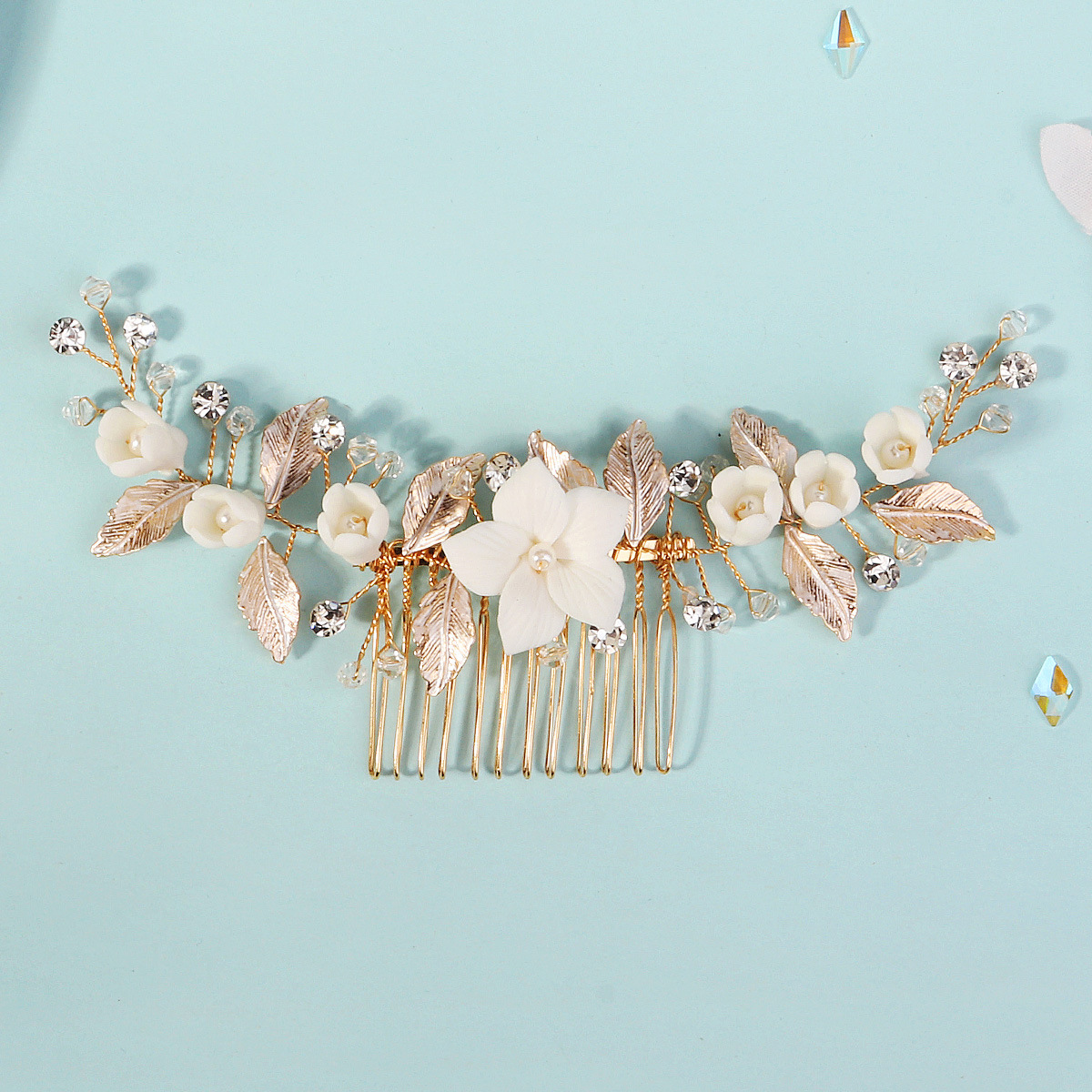 A new cross-border handcrafted bride's hair comb, a beautiful forest-themed wedding dress with a updo hairstyle and white ceramic flower insert comb Application Scenario
