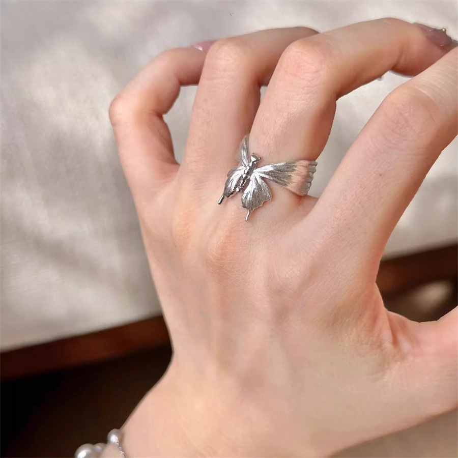 Exquisite retro brushed butterfly girl mid-style light luxury high-end index finger ring, fashionable and niche design open ring details Picture