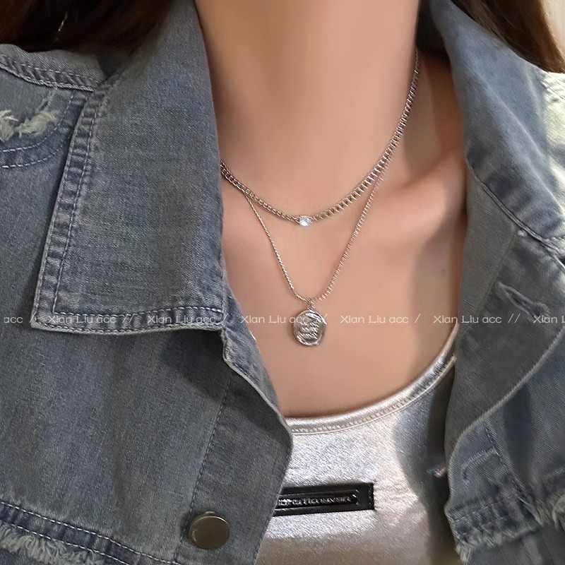 Double-layer retro round-plate necklace for women, 2023 new style, light luxury and niche design, collarbone chain neck full figure