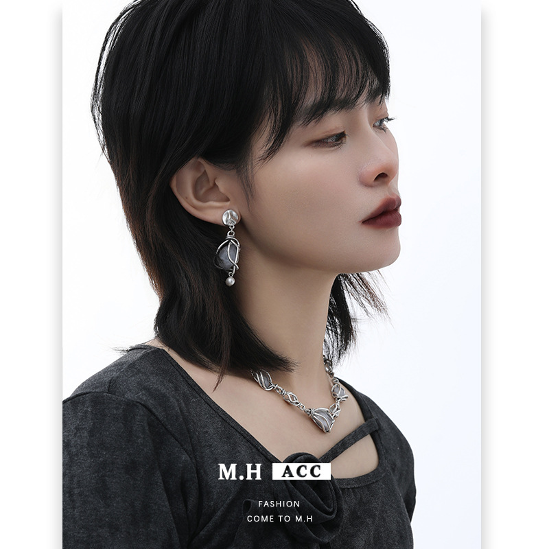 Simple water drop pendant earrings, light luxury and high-end zircon earrings, new ins Korean style original earrings for women Specification drawing