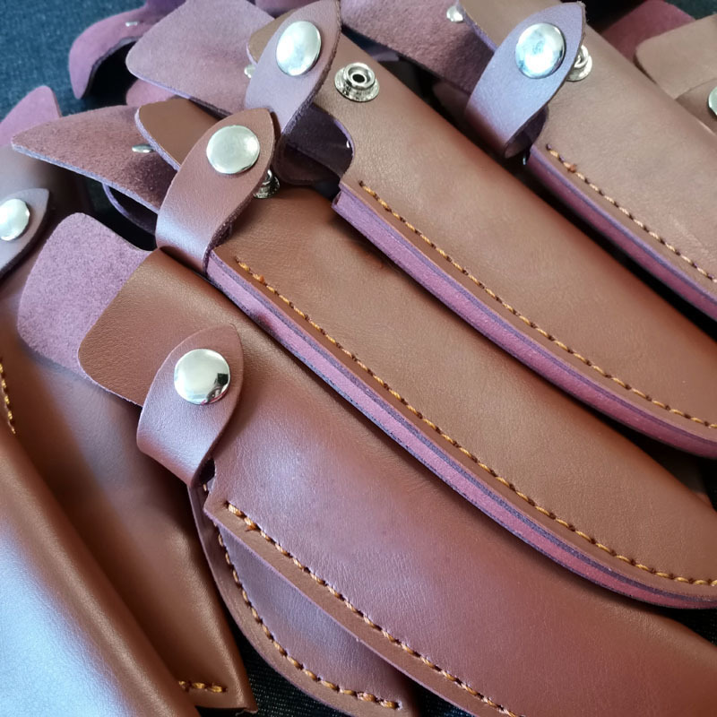 Leather knife covers, cowhide knife covers, universal outdoor self-defense knife sheaths, anti-cut leather knife covers, knife boots with belt buckles, knife pants Application Scenario