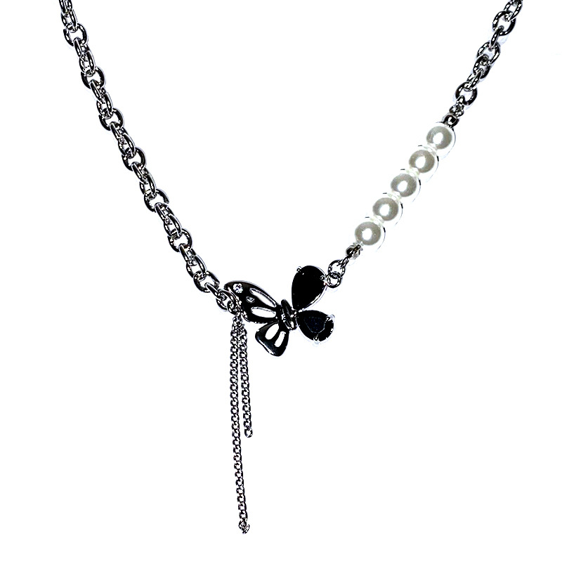 Cool and sweet ~ Butterfly patchwork pearl necklace with a niche design sense collarbone chain 2023 new style for women's autumn Item Picture