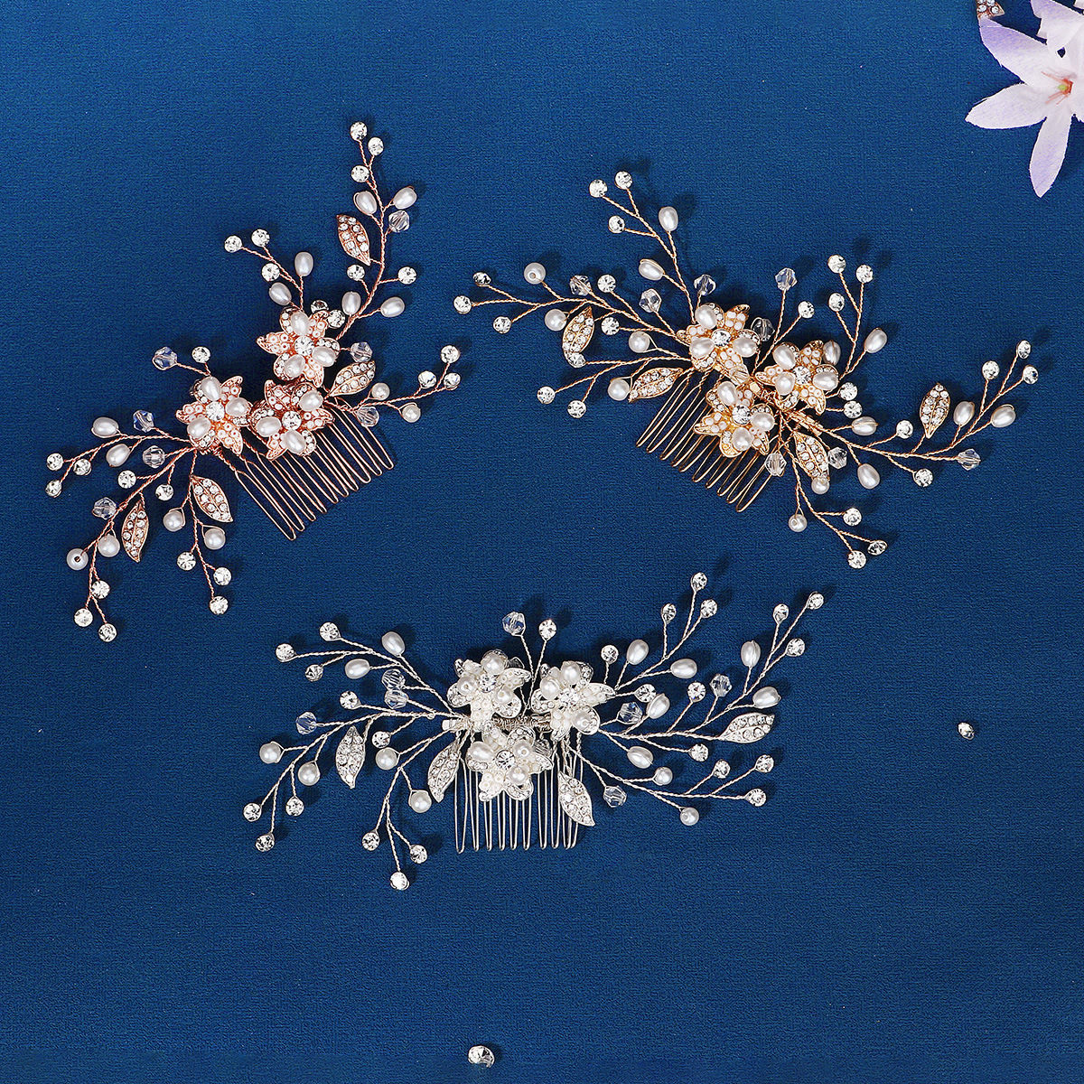 Korean-style wedding dresses, wedding gowns, bride accessories, simple makeup follow-up plates, hair and headwear, alloy rhinestone hair combs, handcrafted pearl combs details Picture