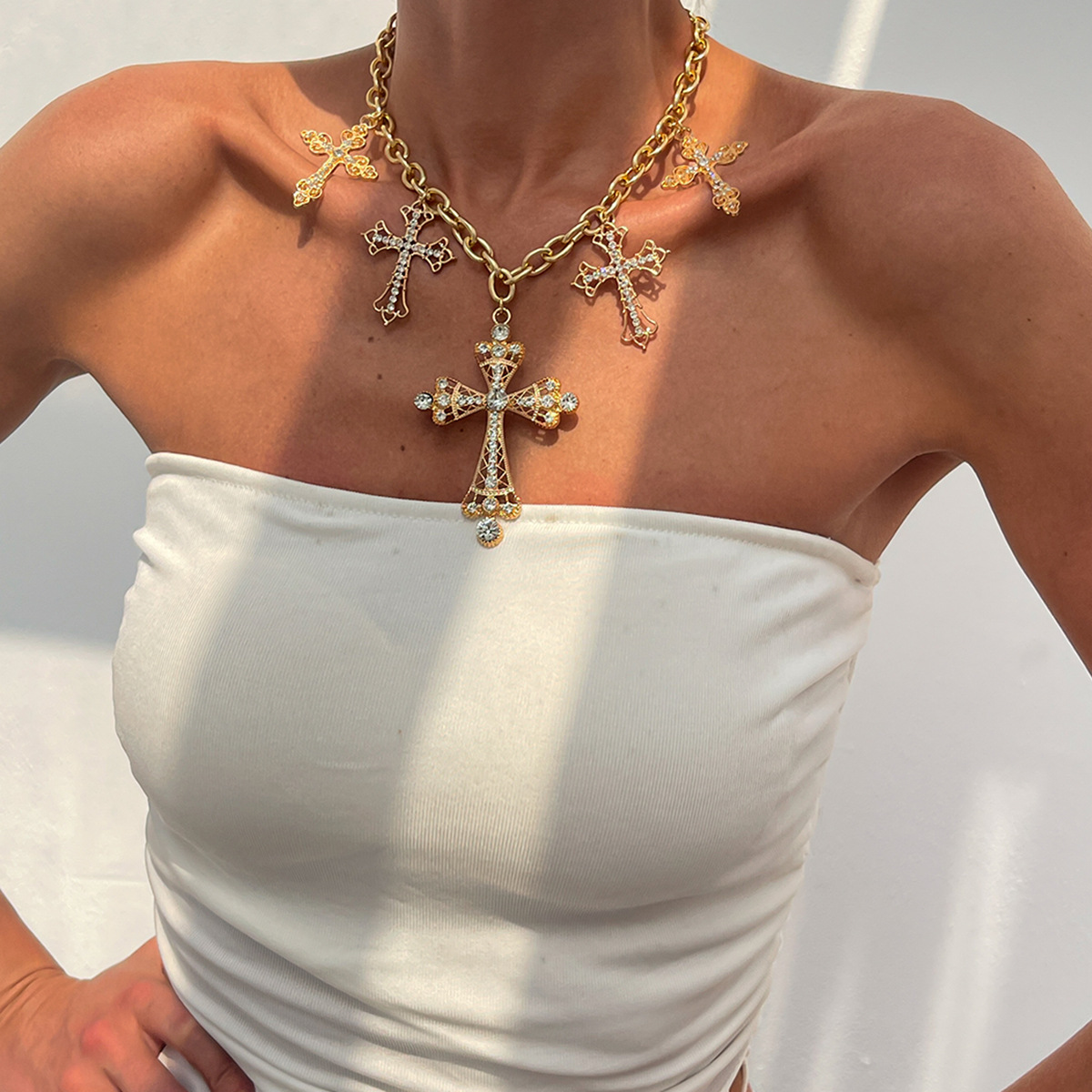 European and American cross-border jewelry, fashionable ins style diamond-encrusted cross necklace, personalized and trendy women's cross chain necklace details Picture