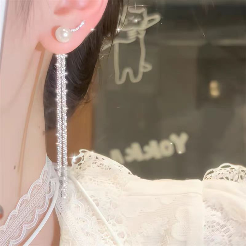 A new pair of long tassel pearl stud earrings for round faces, exuding a slender, sophisticated and elegant goddess-like charm Specification drawing