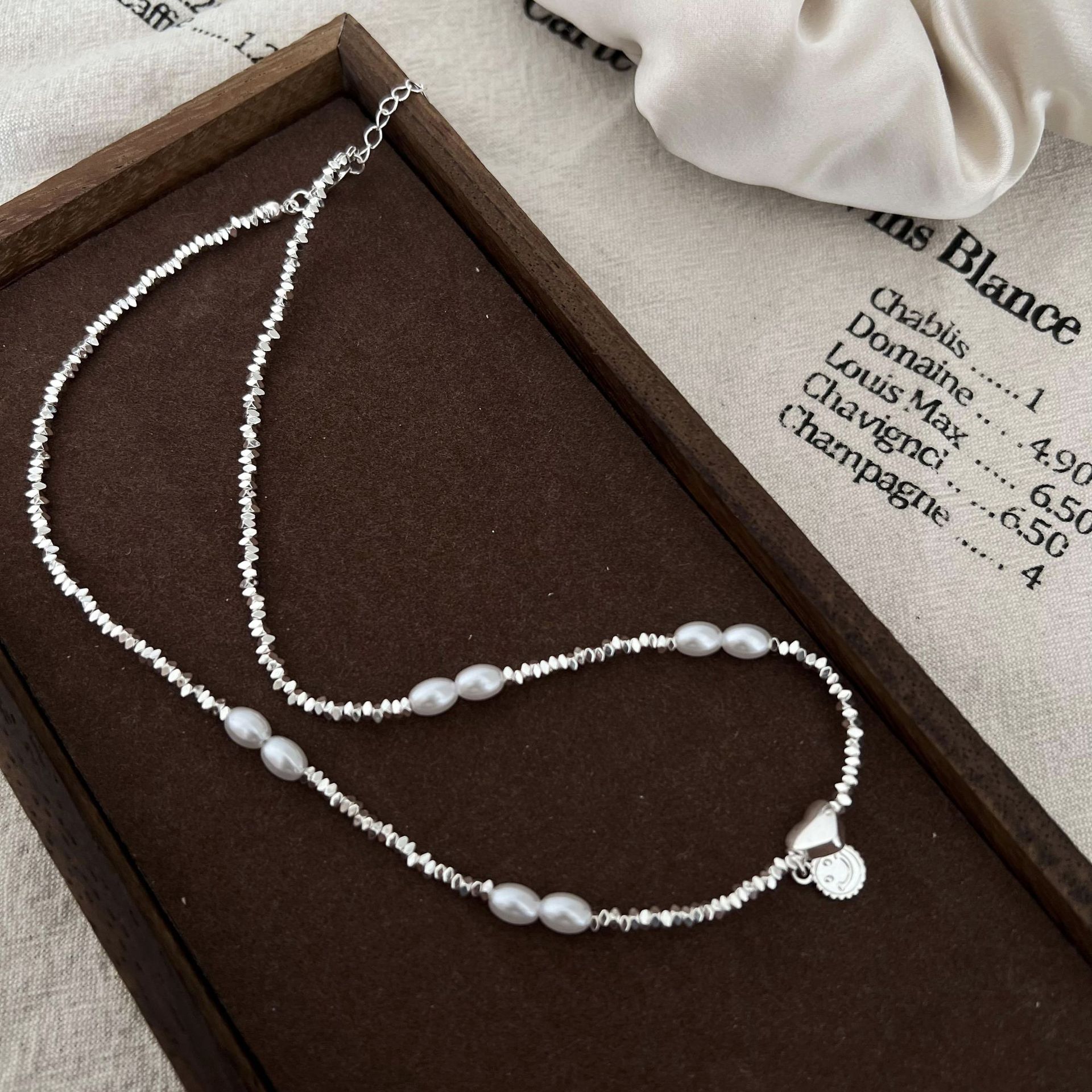 Pearl Broken silver necklace for Women's Summer 2024 New style broken silver light luxury and niche design collarbone necklace full figure