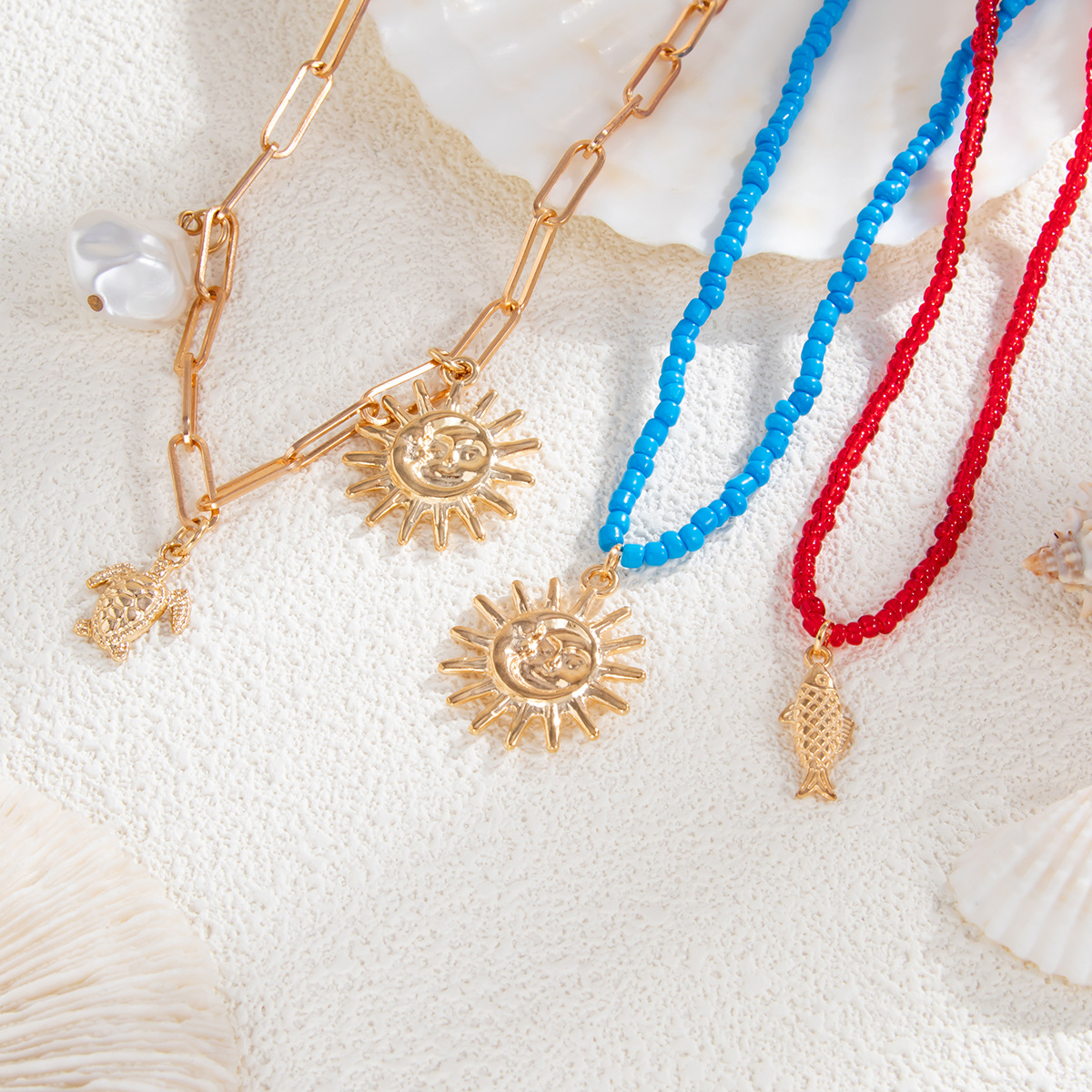 European and American cross-border jewelry, Bohemian sunflower multi-layer necklace, women's summer niche imitation pearl shell necklace Application Scenario