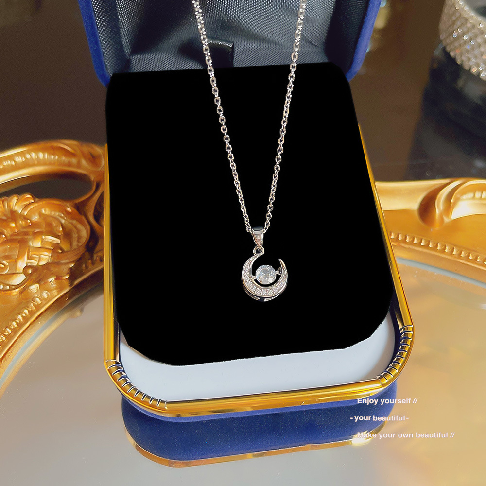 Moon necklace, light luxury and niche sweater chain accessory, women's pendant, versatile ins Maillard collarbone chain accessory full figure
