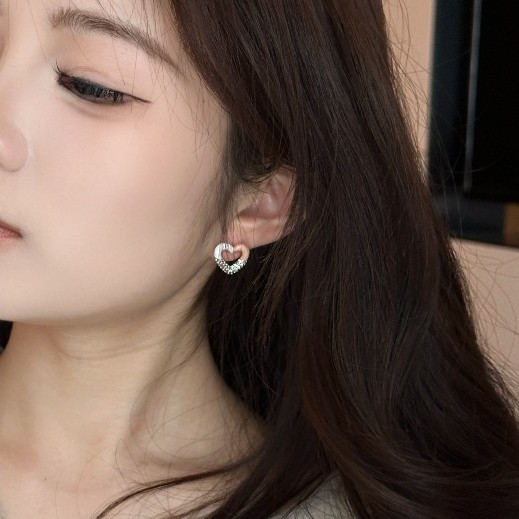 925 Light Luxury and elegant Love micro-embedded stud earrings, a niche design for women, super sparkling heart-shaped earrings, versatile and elegant earrings Item Picture