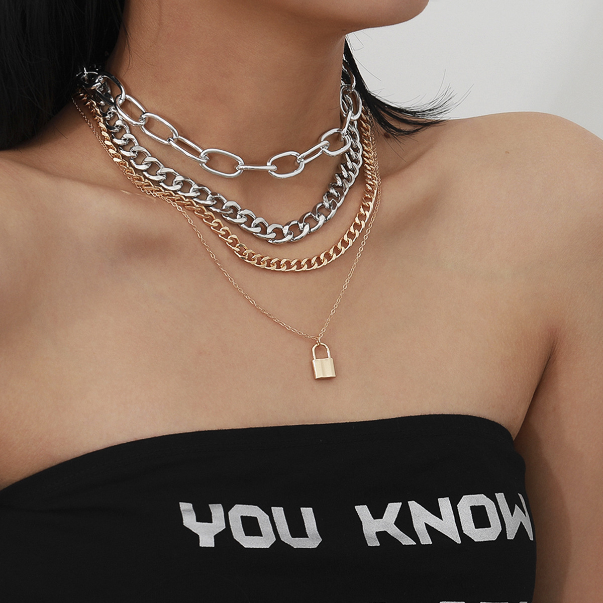 European and American cross-border jewelry, fashionable and personalized multi-layer necklace set, elegant and versatile, lock-shaped chain collarbone necklace full figure