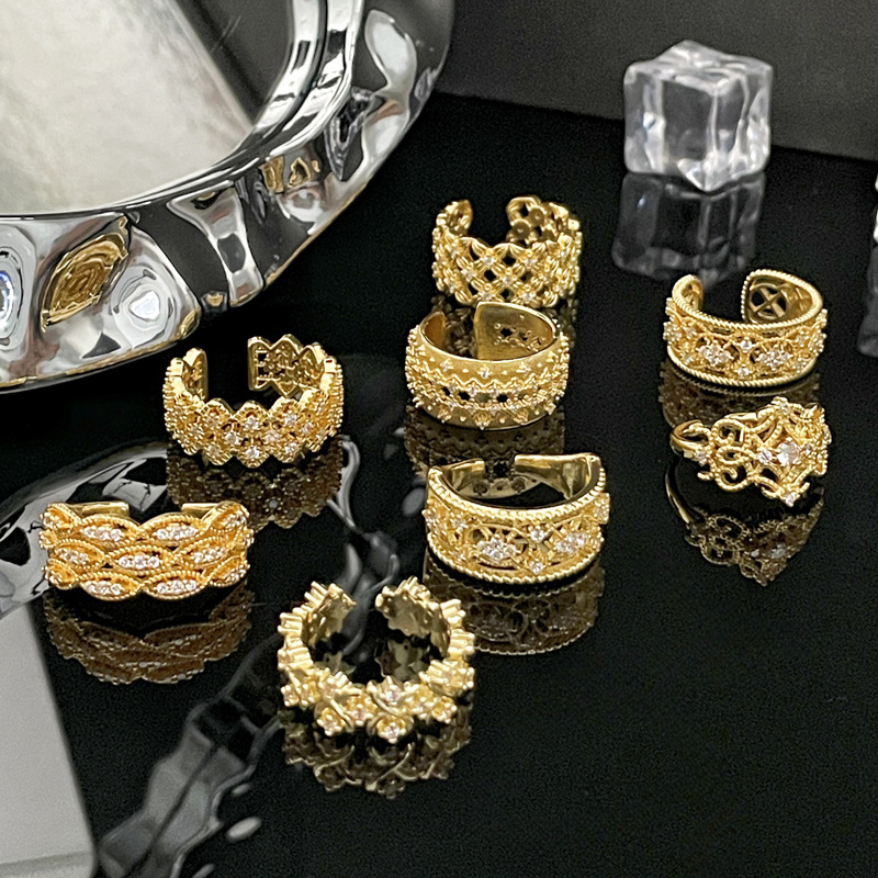 A new Chinese-style retro lace hollowed-out high-end open ring with a feminine charm, a court Instagram niche design ring Specification drawing