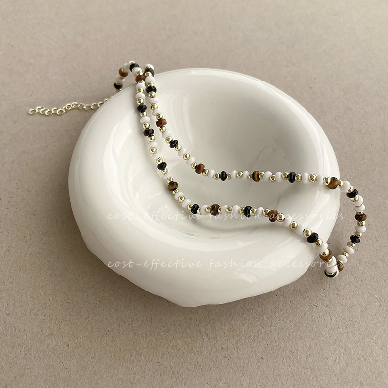 Double-layered tiger-eye pendant necklace, a new retro accessory for women, autumn and winter beaded sweater chain details Picture