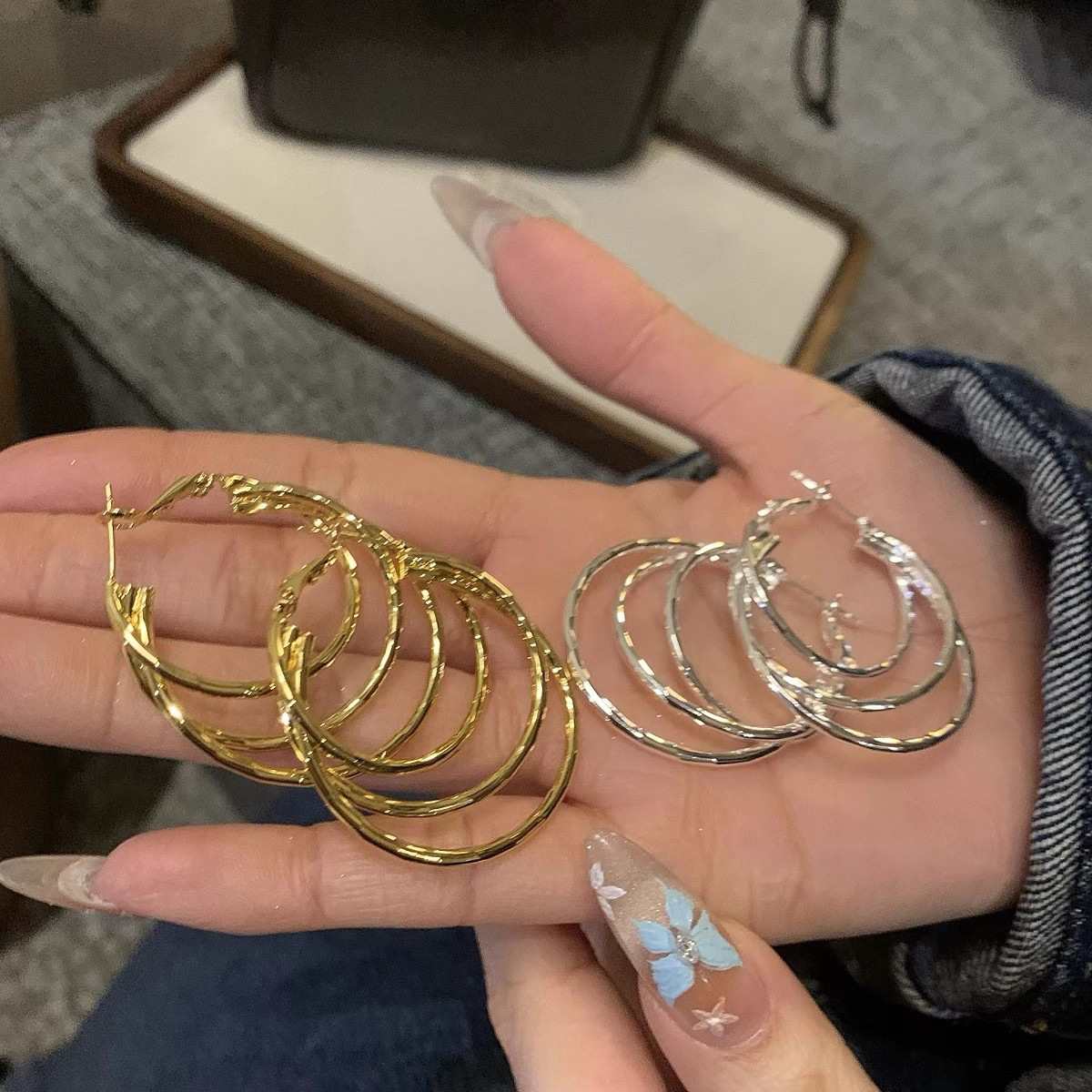 European and American exaggerated multi-layer circle earrings, a new style of light luxury and high-end earrings for women in 2025, simple and fashionable earrings Specification drawing