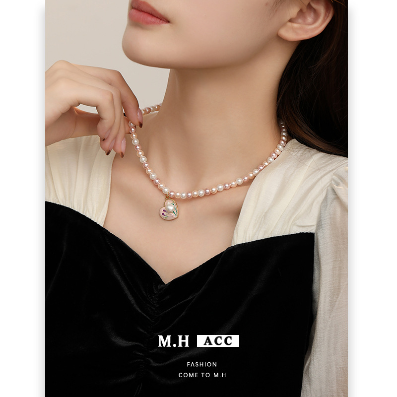 Pink heart-shaped pearl necklace, new sweet and cool style for women on Instagram, collarbone chain, French retro sweet girl style pendant trend full figure