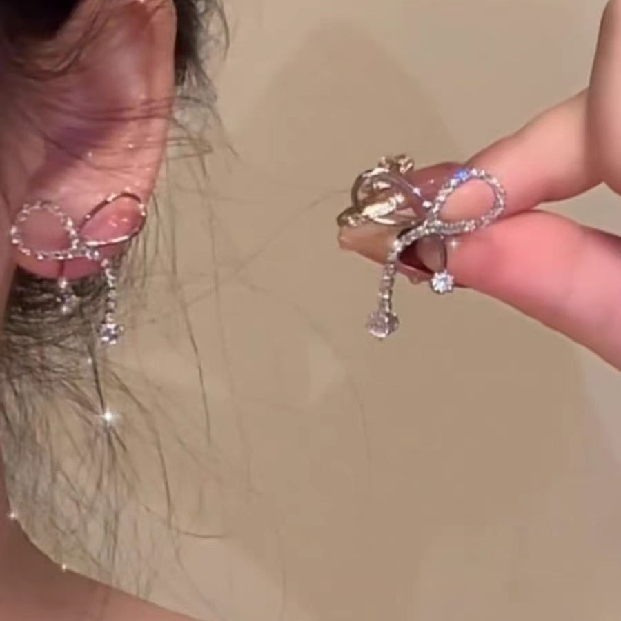 A Dream of the Milky Way ~ French design sense, super ethereal bow and diamond earrings, super dazzling water drop stud earrings full figure