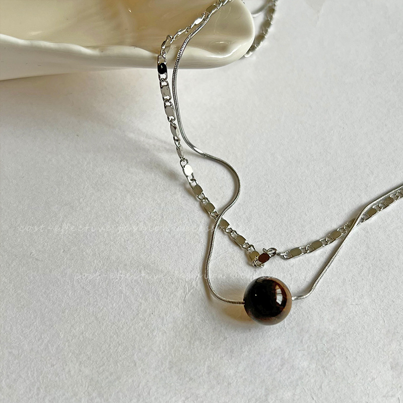 Double-layer tiger's eye stone spliced necklace, women's fashionable, simple and versatile sweater chain, niche design sense, new accessory wholesale Application Scenario