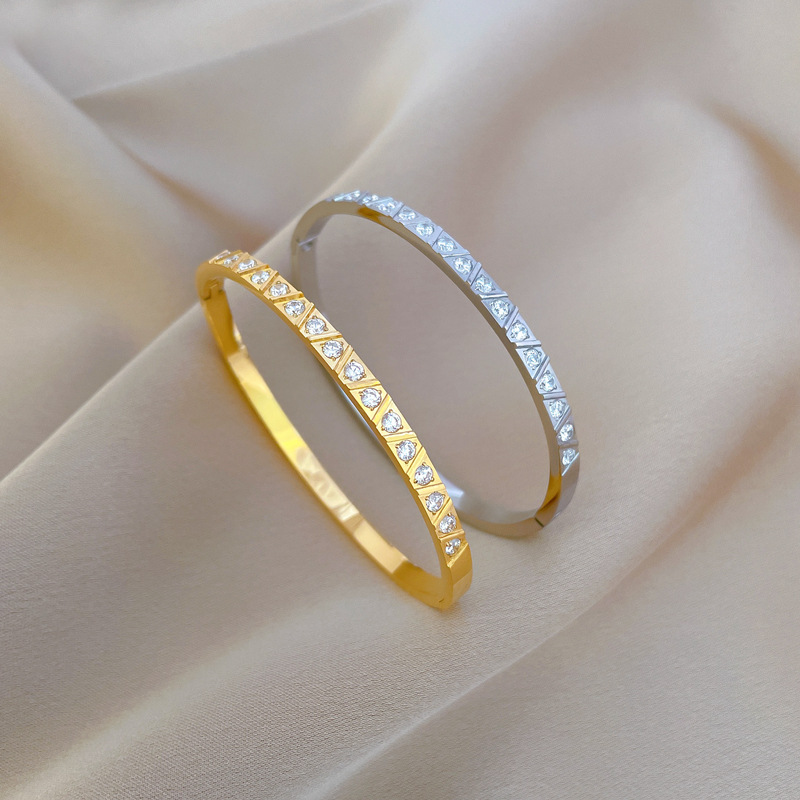 【 All-titanium Steel 】 European and American round zircon minimalist style titanium steel bracelet, minimalist cross-border retro stainless steel jewelry full figure
