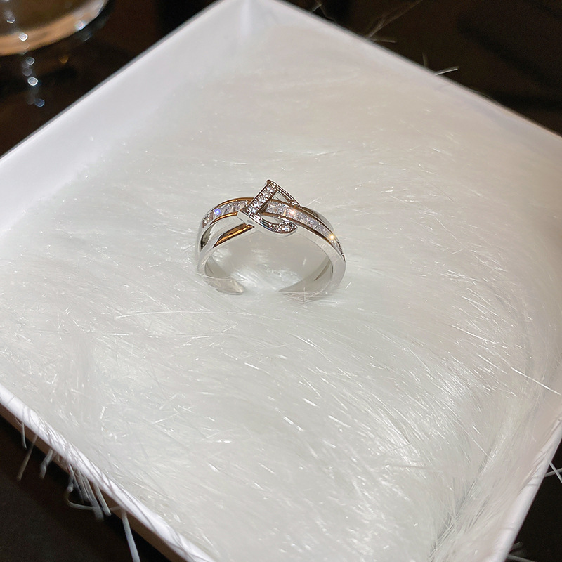 A light luxury and cold style, full diamond zircon letter D open ring, a niche design for women, fashionable, individual and high-end ring Application Scenario