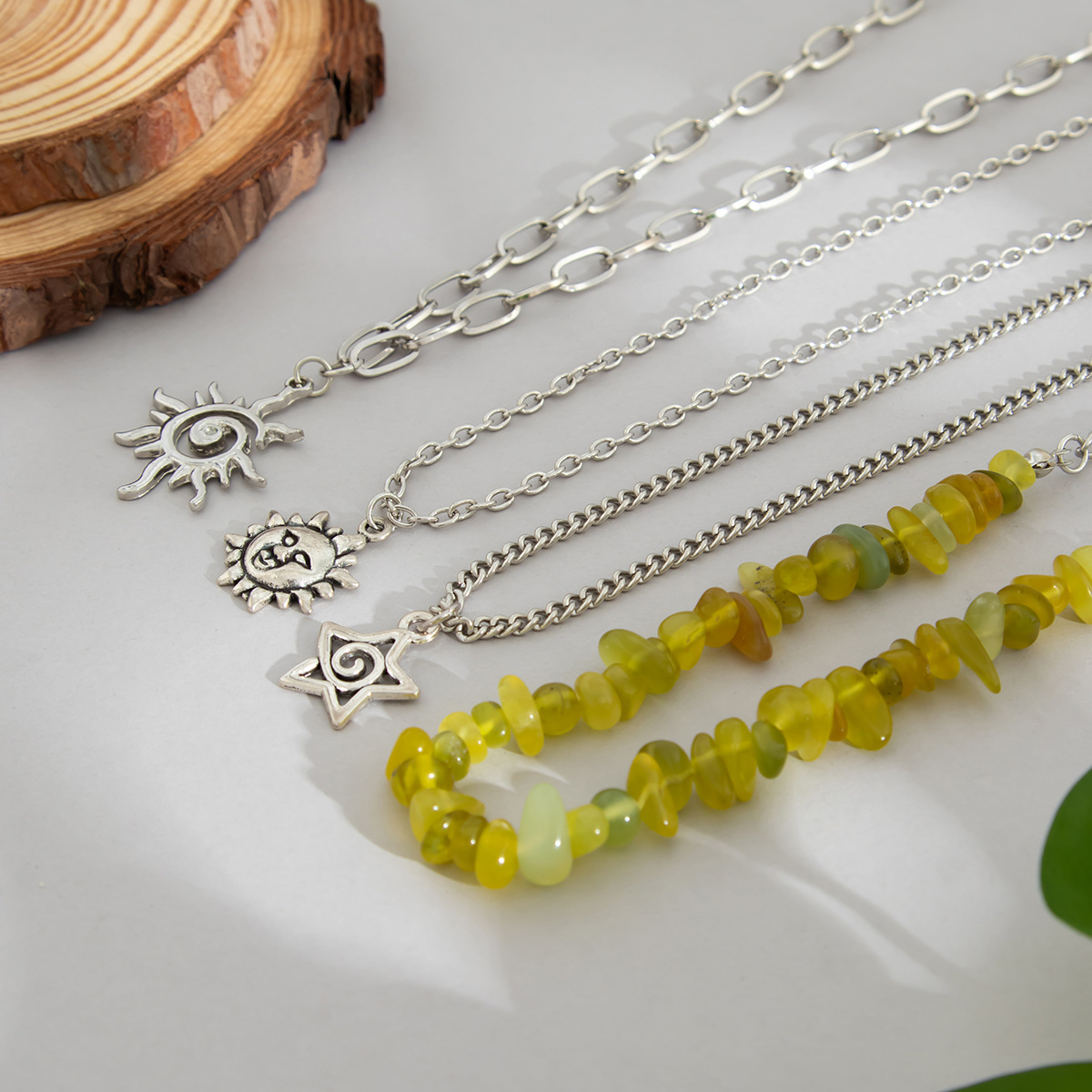 European and American cross-border jewelry, fashionable vacation style, stacked stone necklace, star and moon alloy pendant, collarbone chain Application Scenario