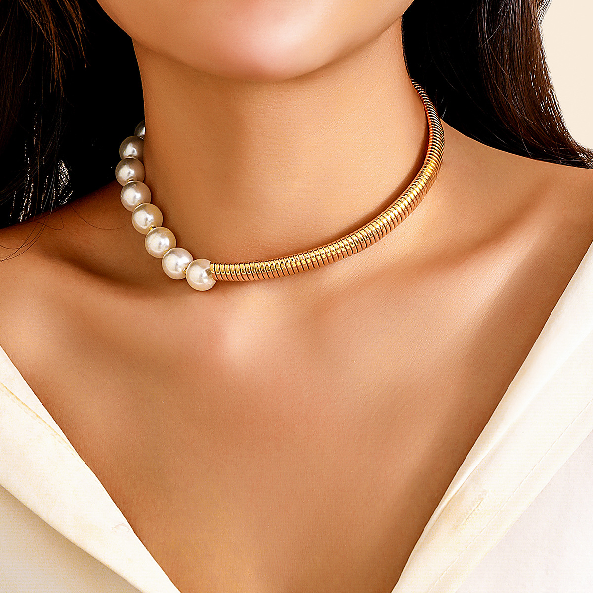 European and American cross-border sweet and cool snake bone chain punk choker necklace accessory, women's niche necklace, pearl imitation versatile necklace details Picture