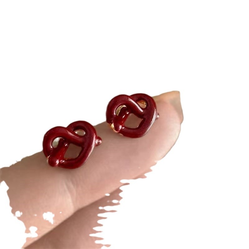 "Encore Red!" Hong Kong-style retro stud earrings are versatile, high-end, light luxury and niche design earrings and earrings Item Picture