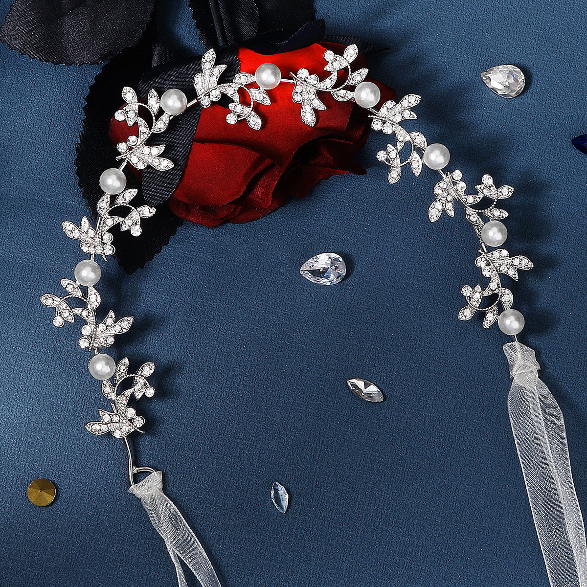Wholesale of cross-border wedding headwear from Europe and America, including alloy leaf soft chain hair bands, handcrafted pearl hair bands, headbands and wedding accessories Specification drawing