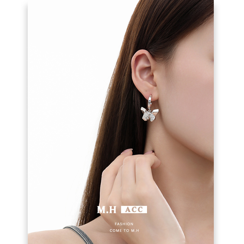 925 Silver Needle Cold Style Earrings, Women's origami Butterfly Summer High-end Style Earrings, original light luxury style exquisite earrings details Picture