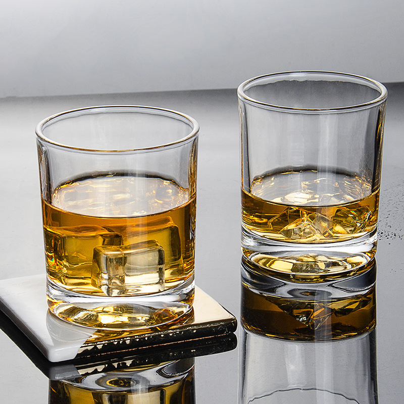 Thick-bottomed straight-bodied glass cup, classical whisky glass cup with LOGO printing, rock spirit foreign wine glass, straight beer glass Application Scenario